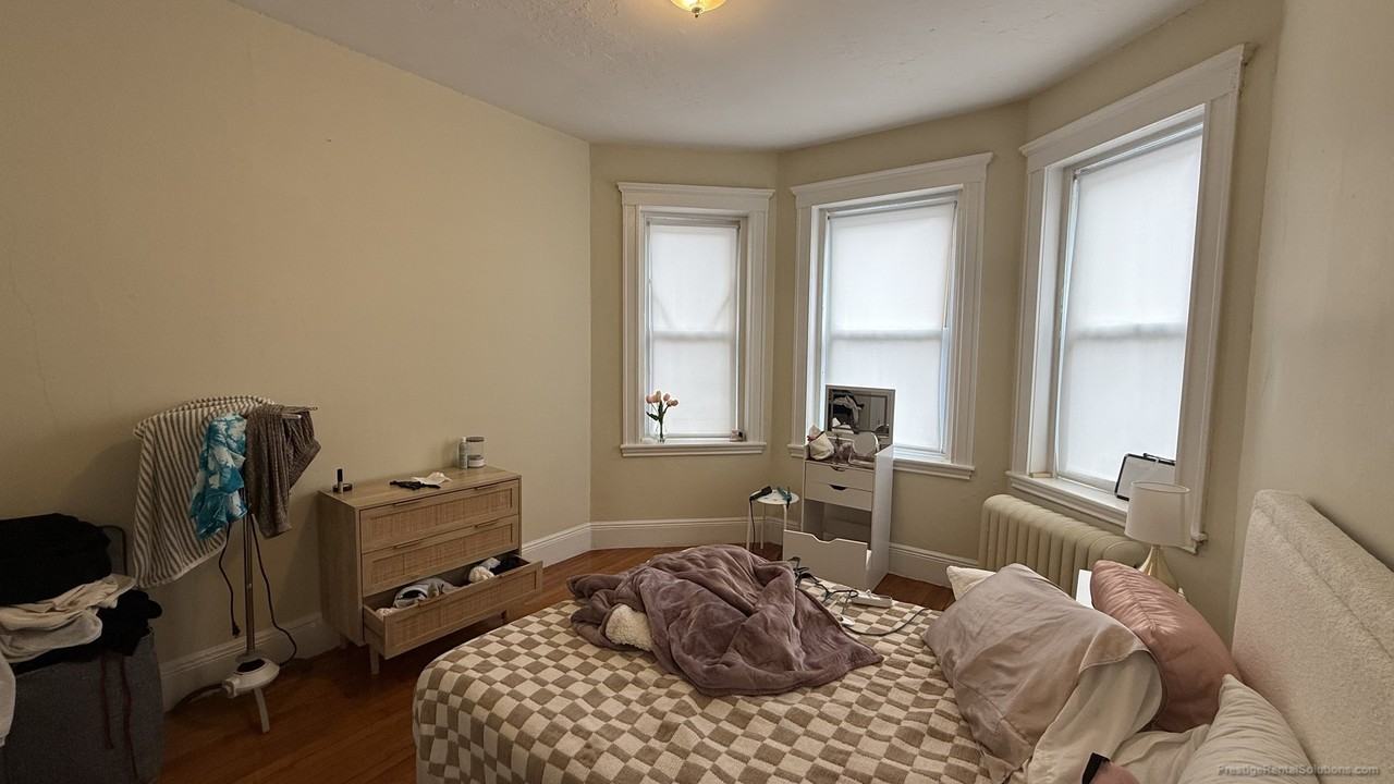 Woodstock Ave. & Kelton St. #4 - Photo 6 of 26