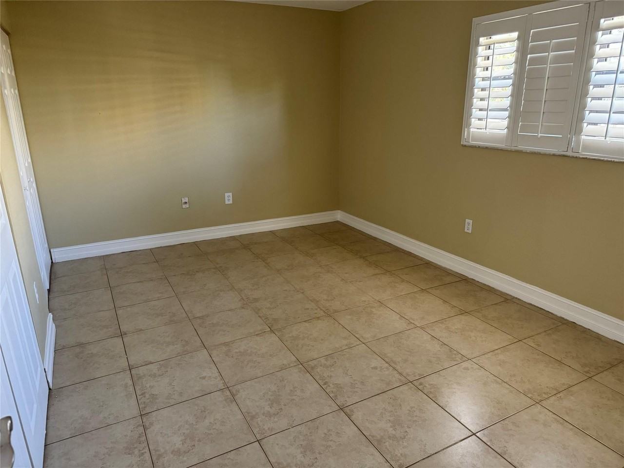 1925 Madison St #21 - Photo 5 of 10