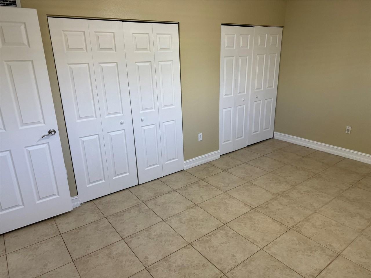 1925 Madison St #21 - Photo 7 of 10