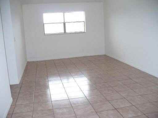 4187 Nw 114th Ave Unit 3 - Photo 3 of 4