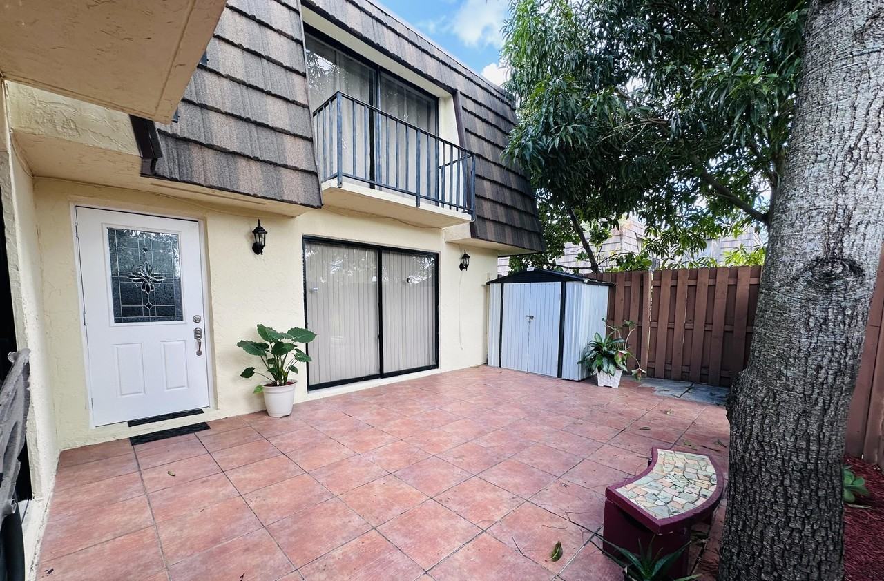 1534 Forest Lakes Cir Apt B - Photo 5 of 18