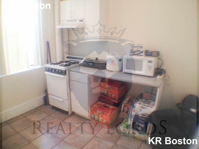 Barrows St. & Cambridge St. #3A - Photo 5 of 8