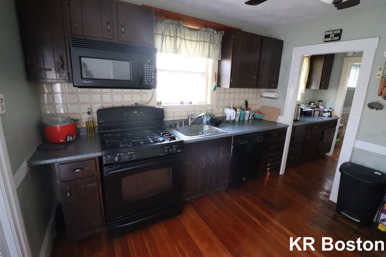 Beechcroft St #1 - Photo 4 of 16