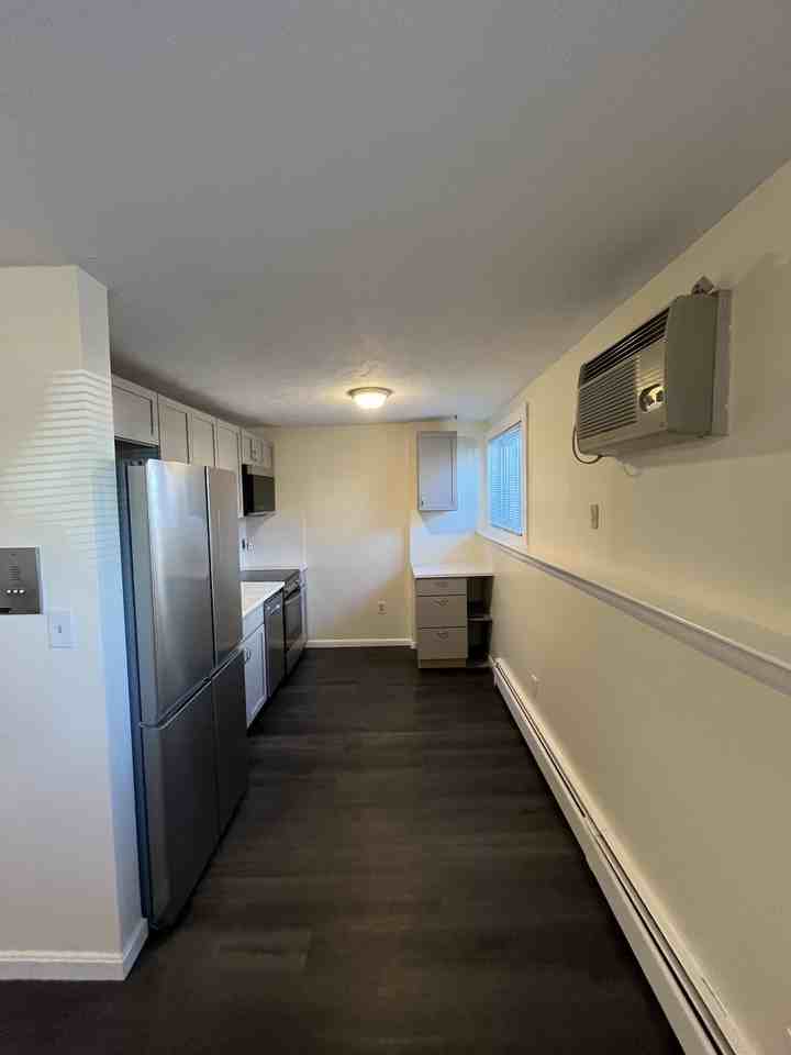 180 River St #C4 - Photo 2 of 7