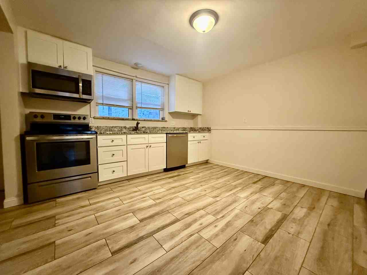 4833 Washington St #2R - Photo 4 of 14