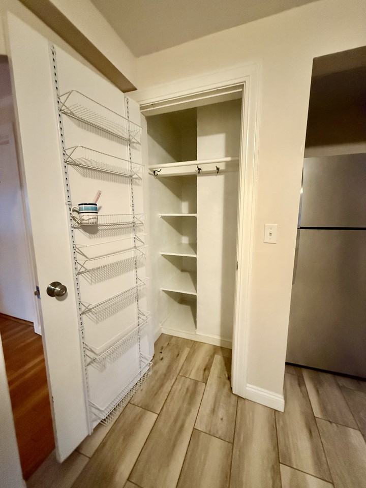 4833 Washington St #2R - Photo 5 of 14