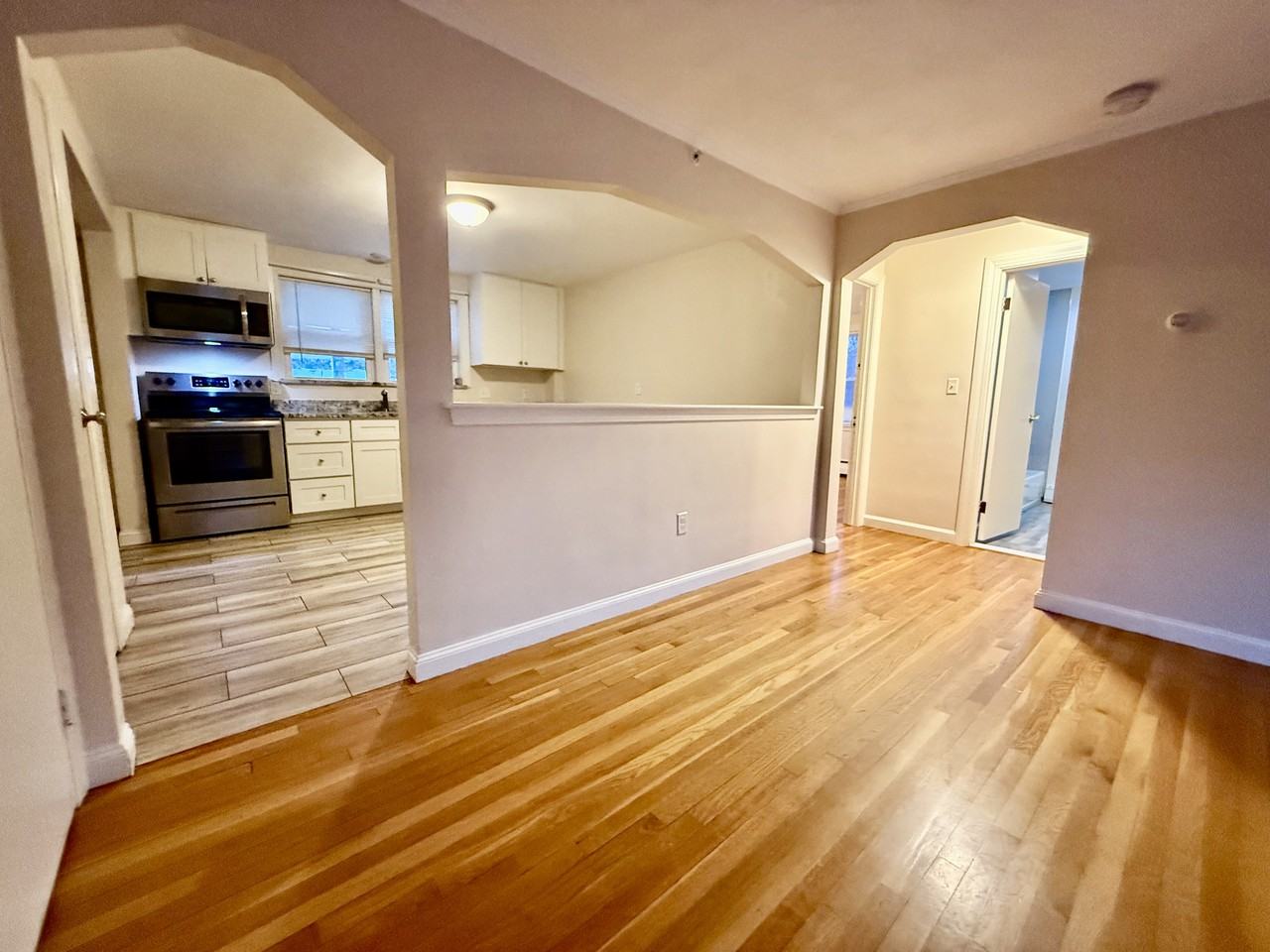 4833 Washington St #2R - Photo 6 of 14