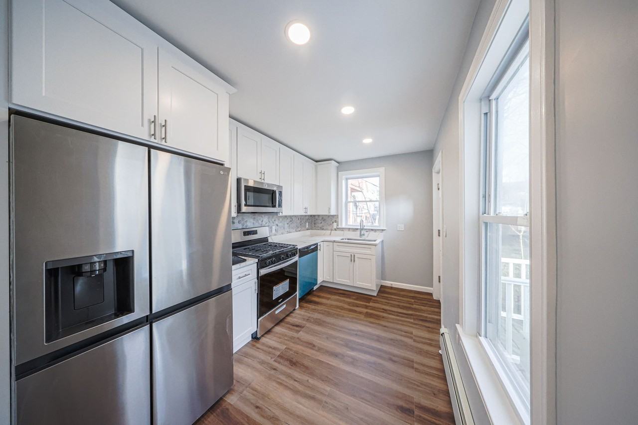 81 Alder St #C - Photo 2 of 24