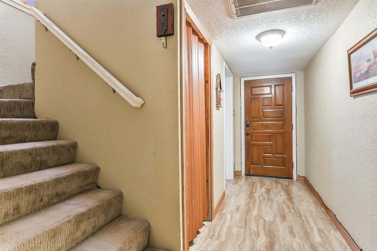 411 Sailfish St - Photo 5 of 18
