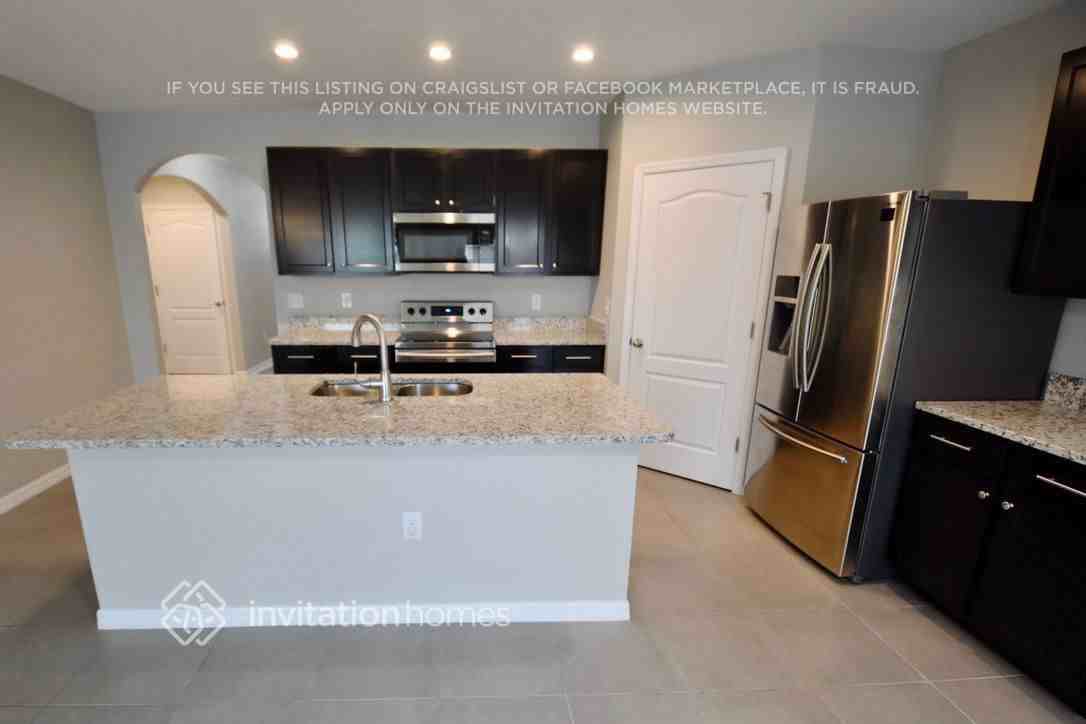 15532 Rose Grove Dr - Photo 4 of 17