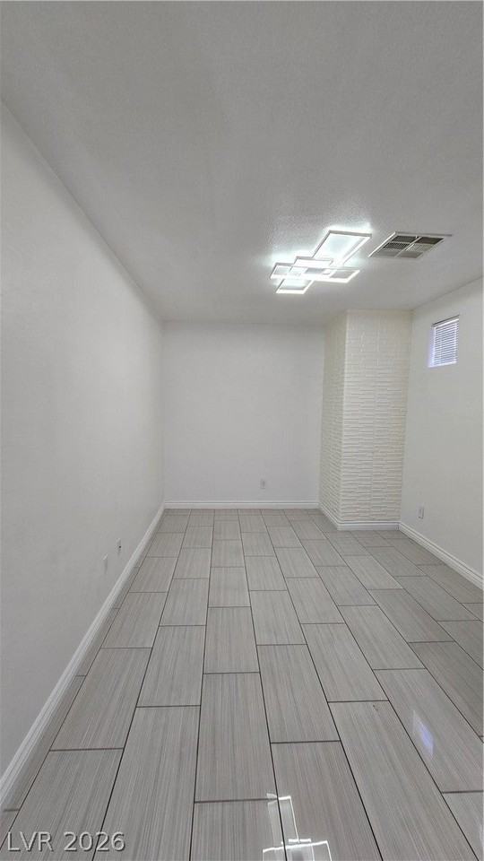 5256 Paradise Valley Ave - Photo 6 of 31
