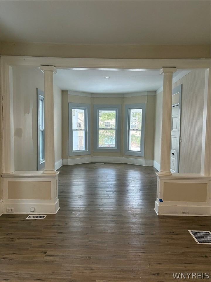 74 Genesee St - Photo 6 of 10