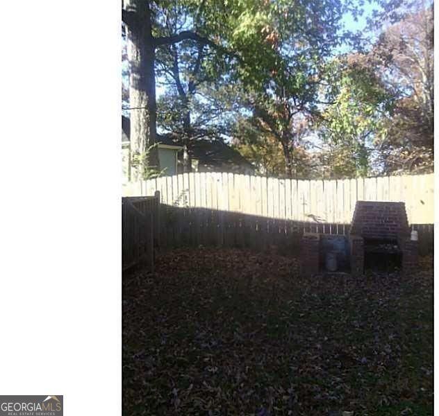 3296 Myrtle St - Photo 4 of 12