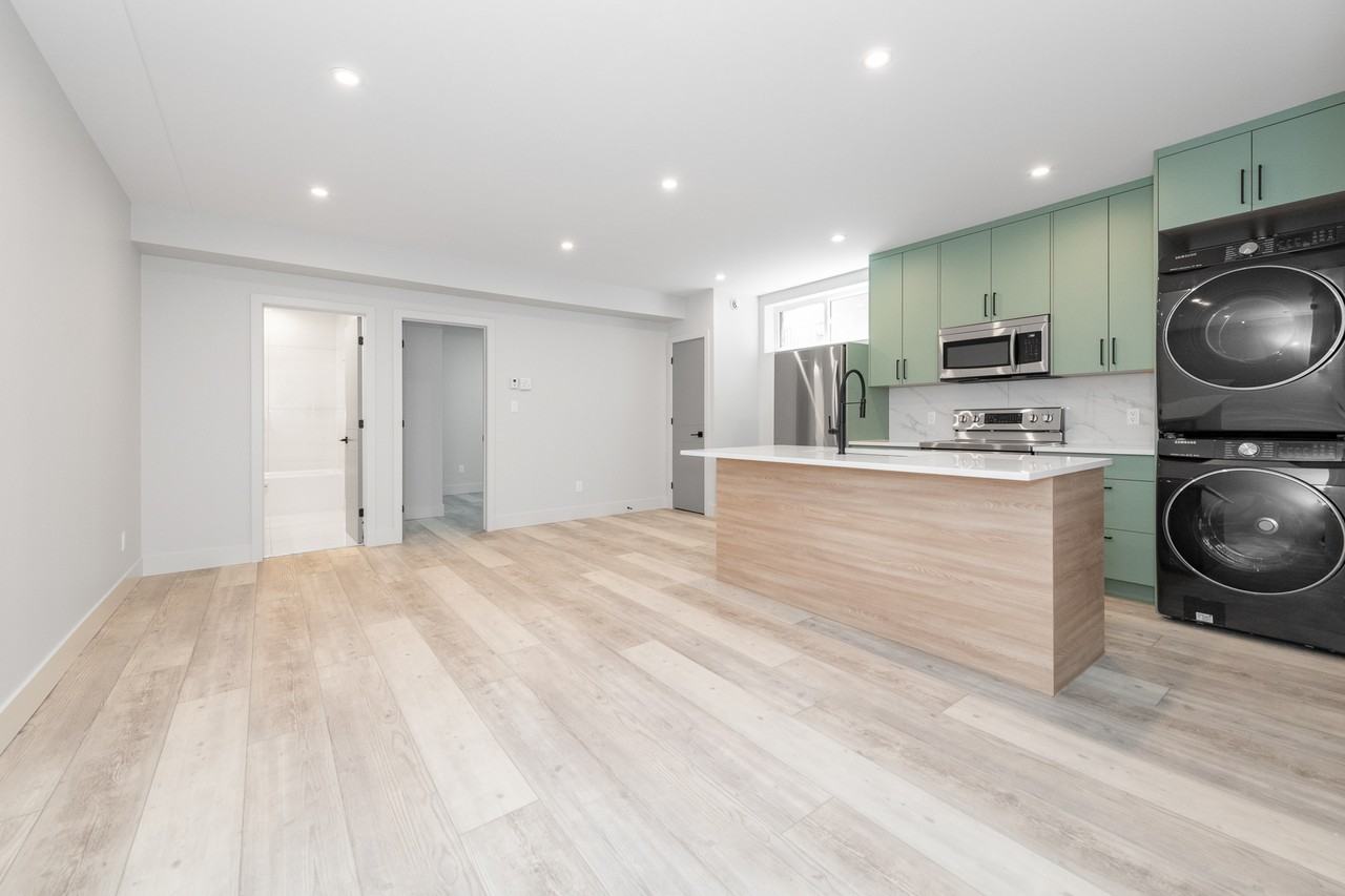 39 Laval - Photo 5 of 10