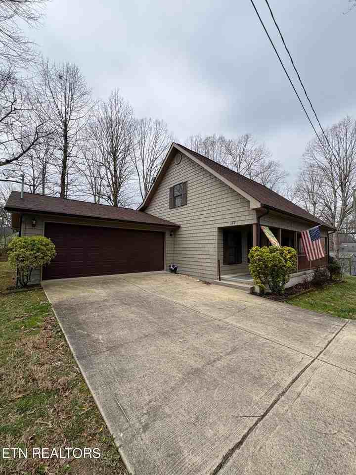 162 Bayside Dr - Photo 4 of 32