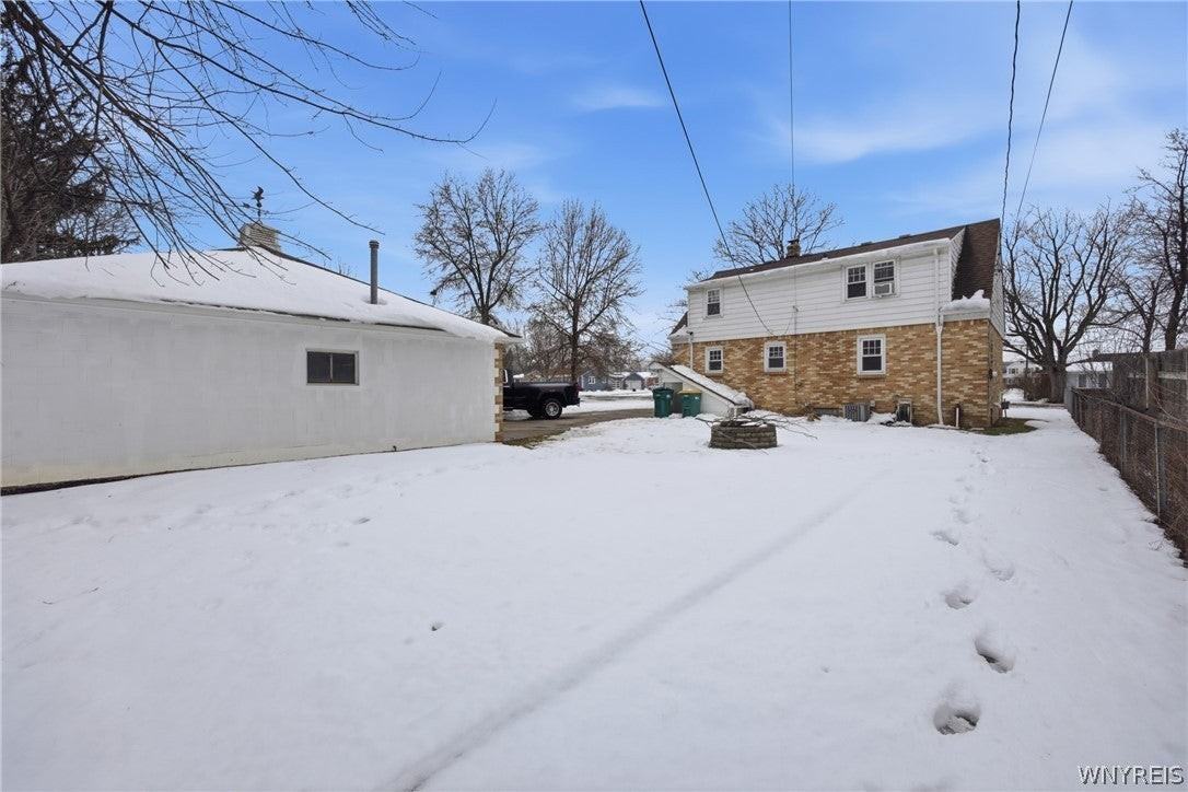 3667 Fuller Ave - Photo 4 of 34