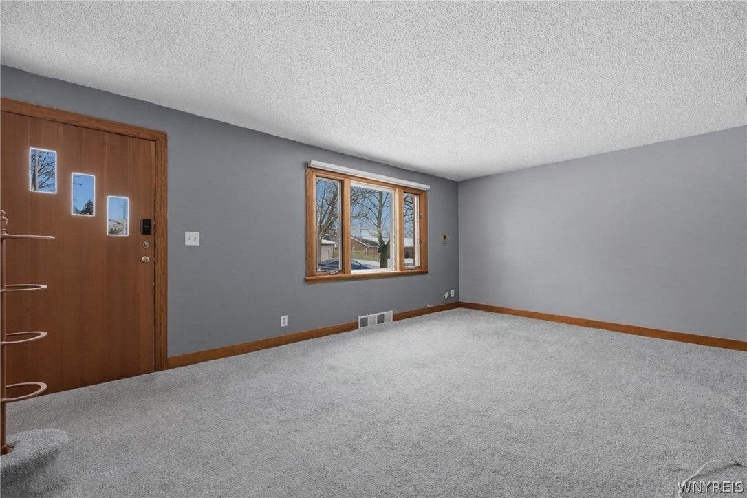 3667 Fuller Ave - Photo 7 of 34