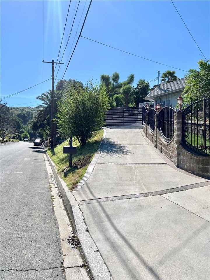 9645 Dale Ave - Photo 2 of 21