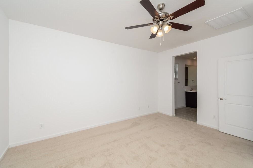 19901 W Badgett Ln - Photo 7 of 16