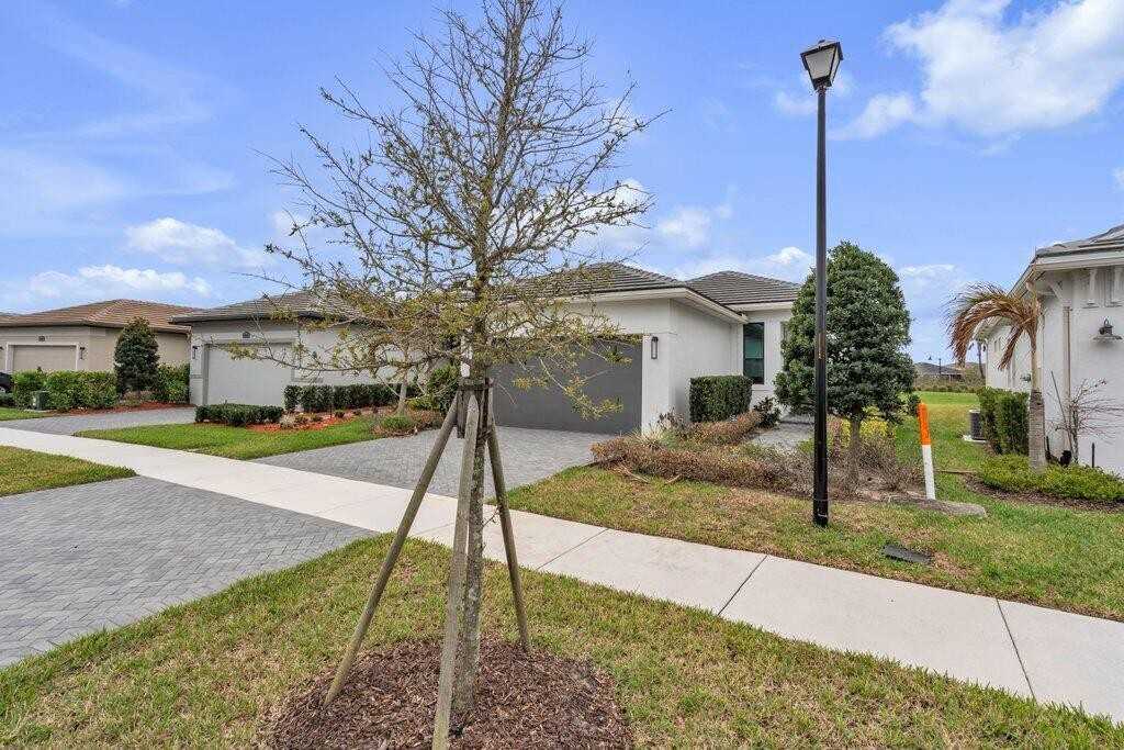 9399 Sw Pepoli Way - Photo 3 of 48