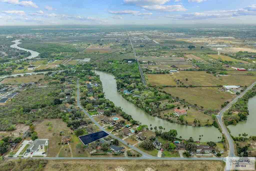 105 Sally Ln - Photo 2 of 24