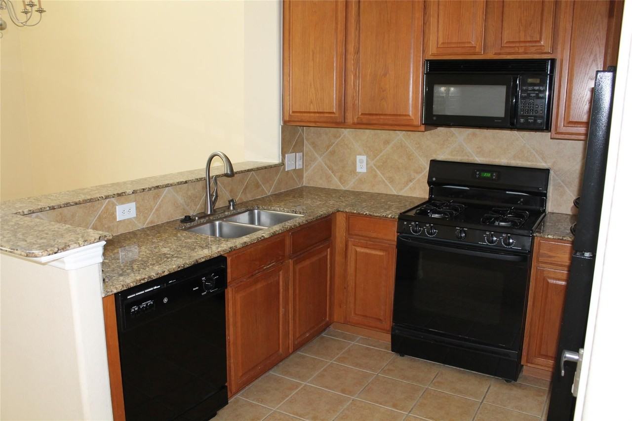 7708 San Felipe Blvd - Photo 3 of 14