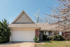 featured image of 8035 Park Pike Dr