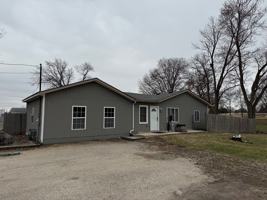 featured image of 19 E Romeo Rd