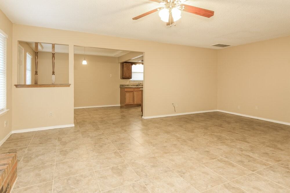 1074 Dover Mansion - Photo 7 of 25