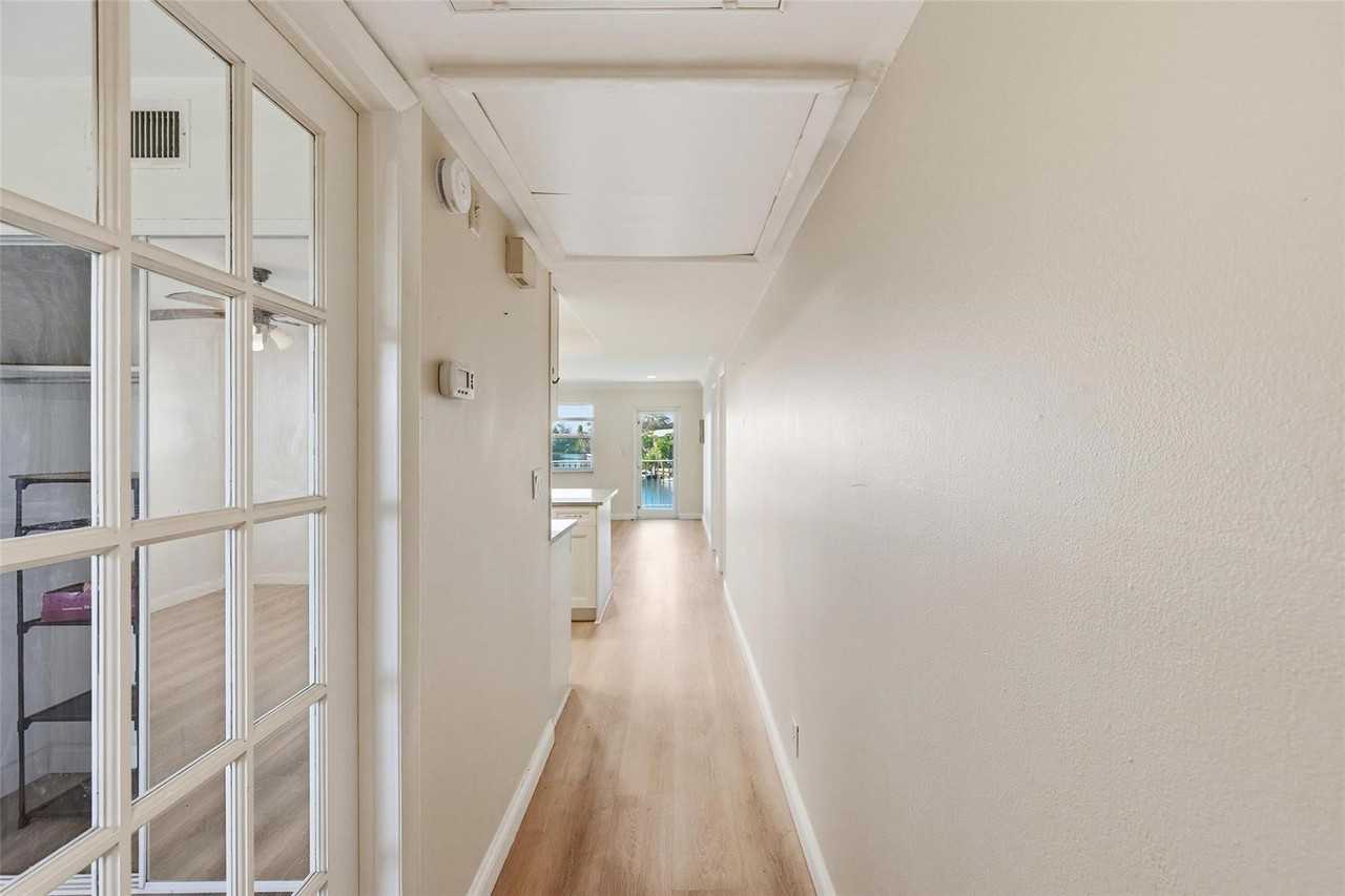 801 Ne 18th Ct - Photo 3 of 47