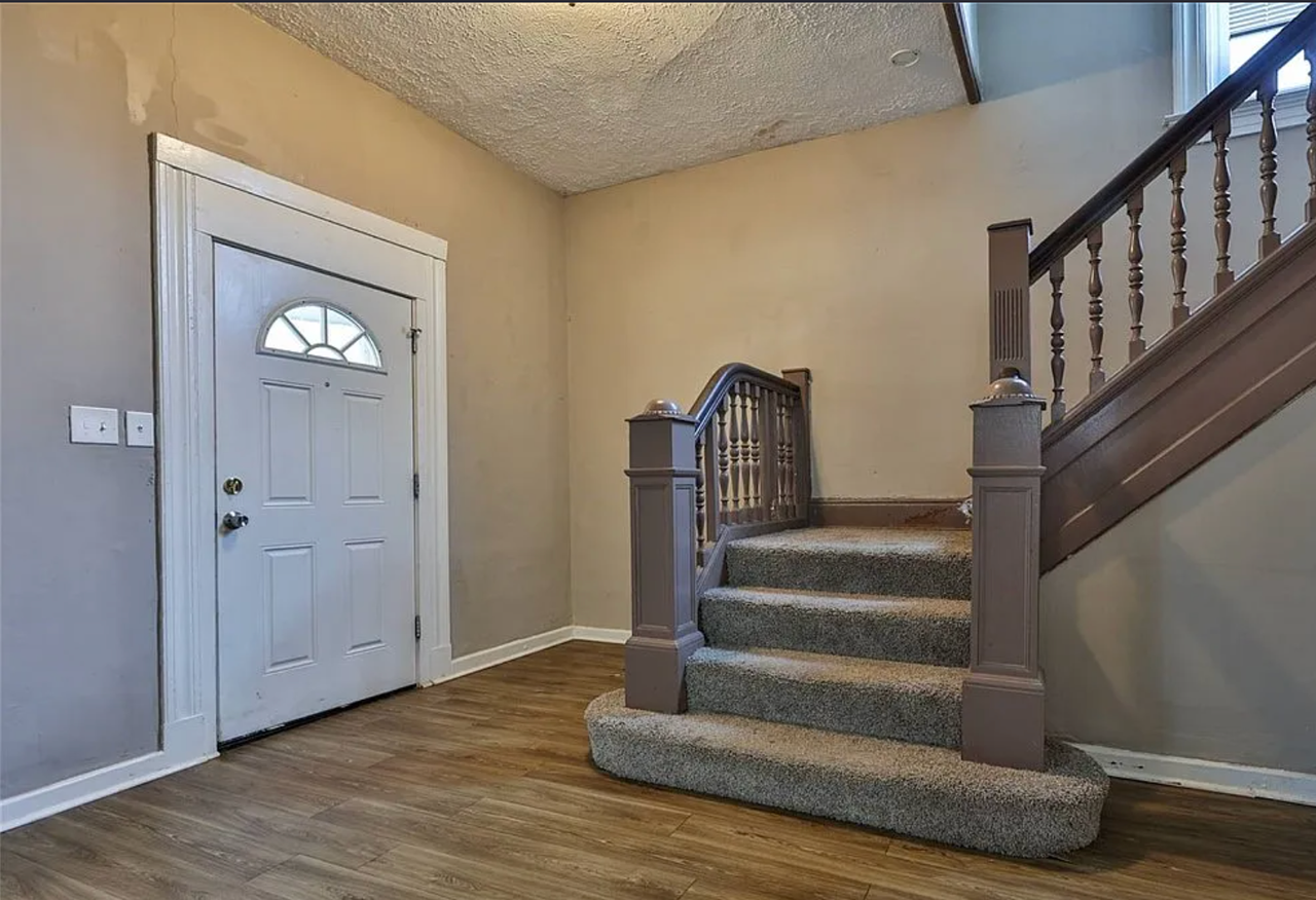 578 Considine Ave - Photo 2 of 14