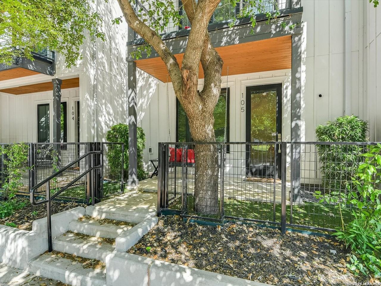 1226 S Presa Unit# UNIT 105 - Photo 2 of 19