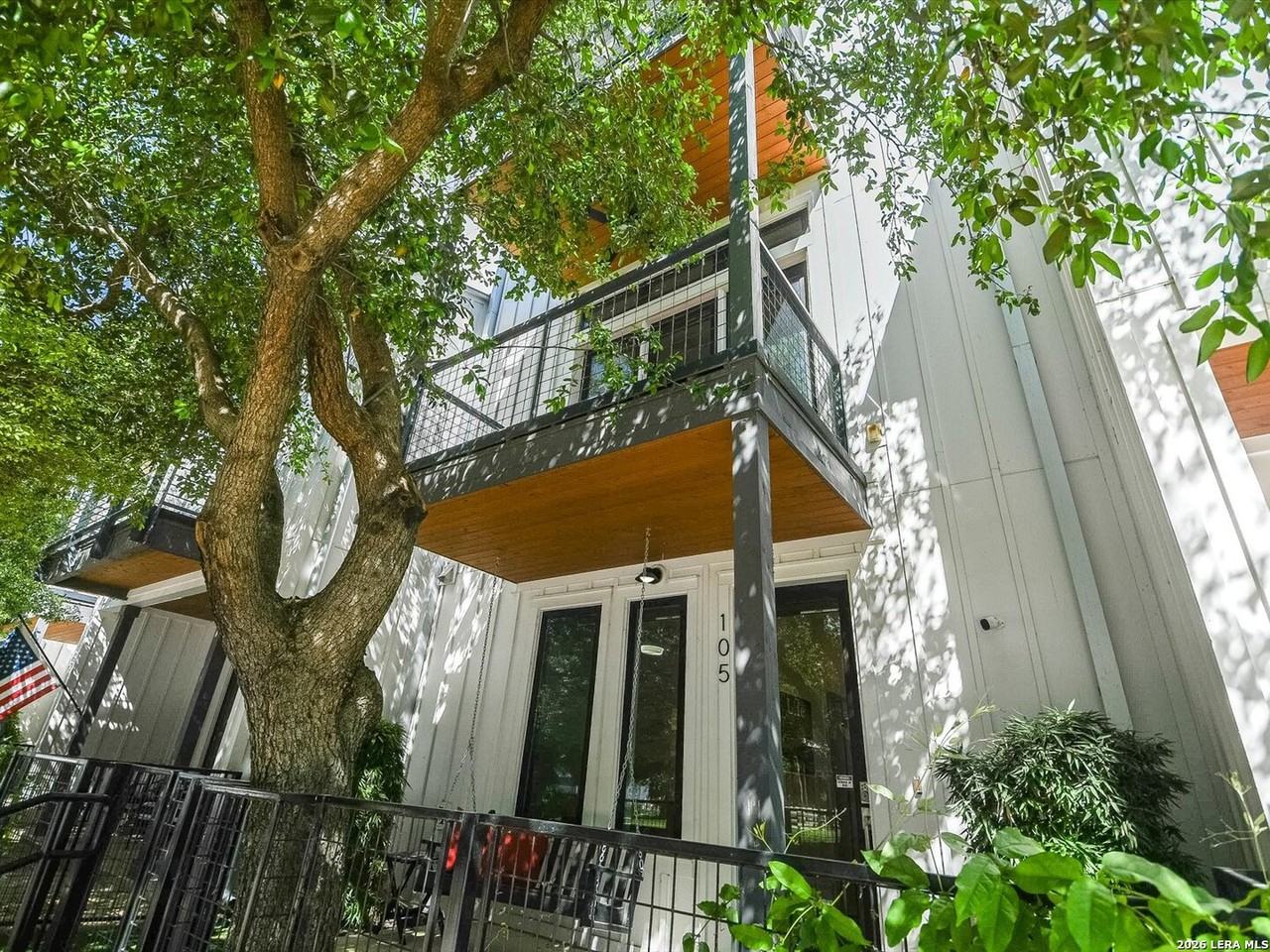 1226 S Presa Unit# UNIT 105 - Photo 3 of 19