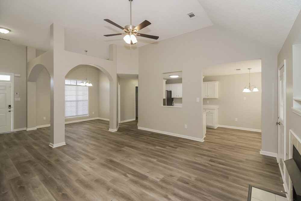 200 Cameron Dr - Photo 6 of 16