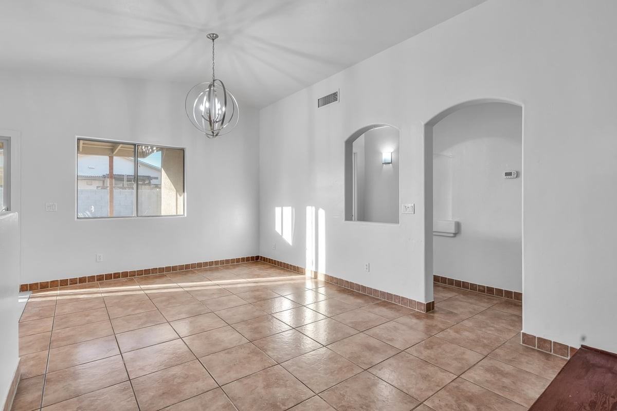 1459 W Kirkwell Pl - Photo 4 of 31