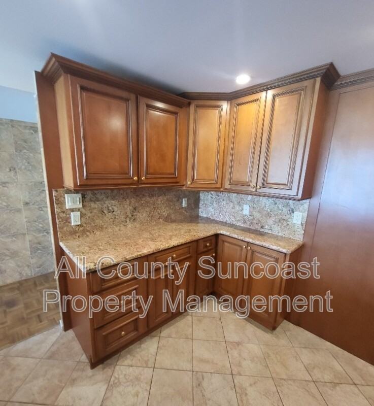 7400 Sun Island Dr S #205 - Photo 4 of 19