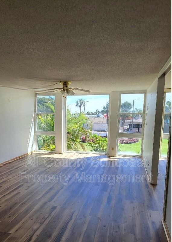 7400 Sun Island Dr S #205 - Photo 7 of 19