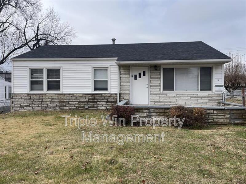 5 Westdell Dr - Photo 2 of 32