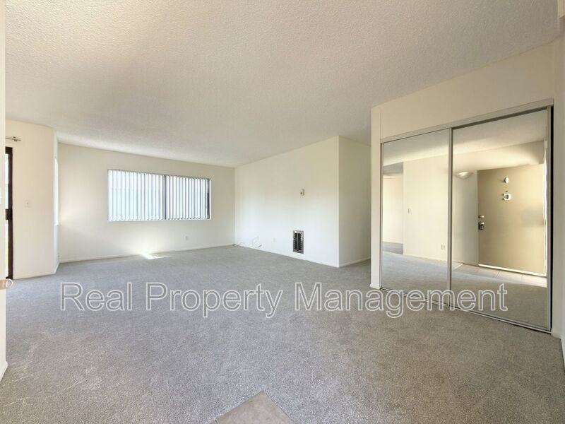 128 Avenida Las Brisas #C - Photo 3 of 16