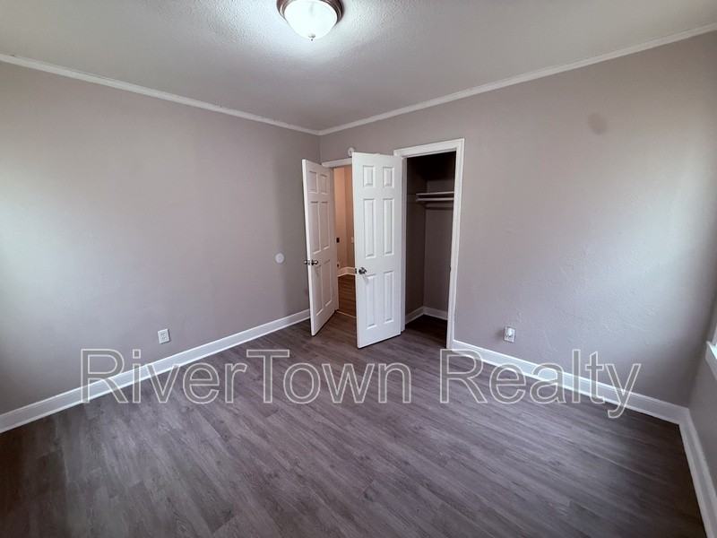 3175 Jackson Ave - Photo 3 of 9