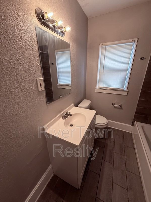 3175 Jackson Ave - Photo 6 of 9