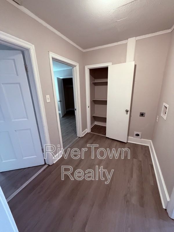 3175 Jackson Ave - Photo 7 of 9