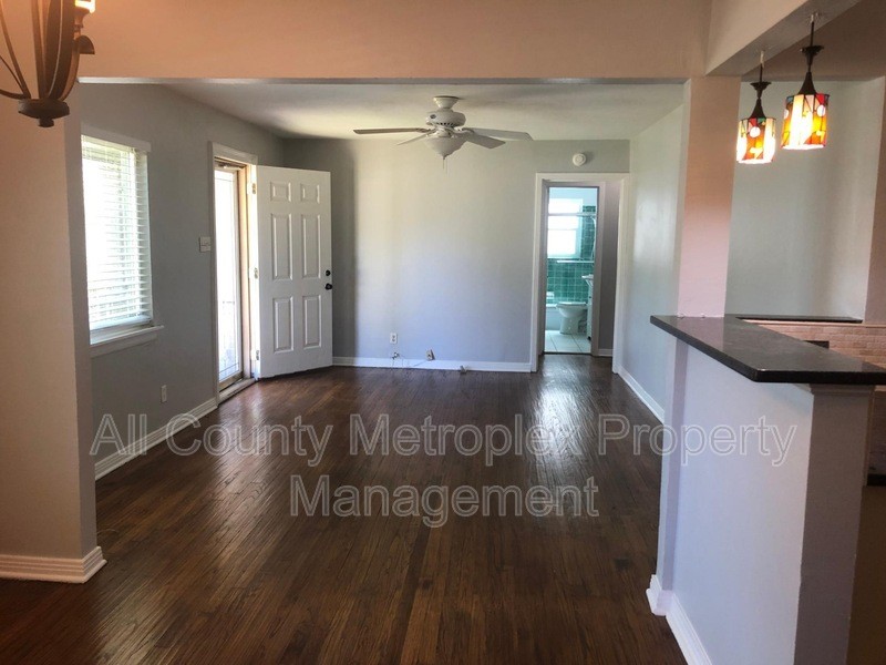 3984 Park Ln - Photo 4 of 26