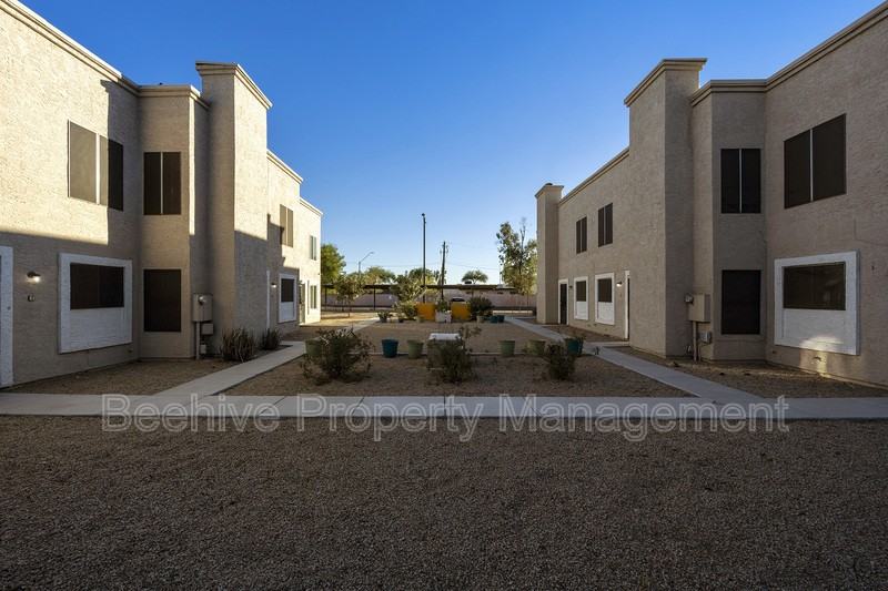 2732 E Culver St #7 - Photo 6 of 18