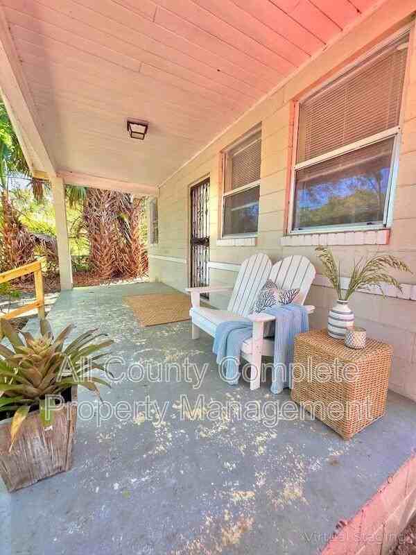 916 W 25th St - Photo 4 of 27