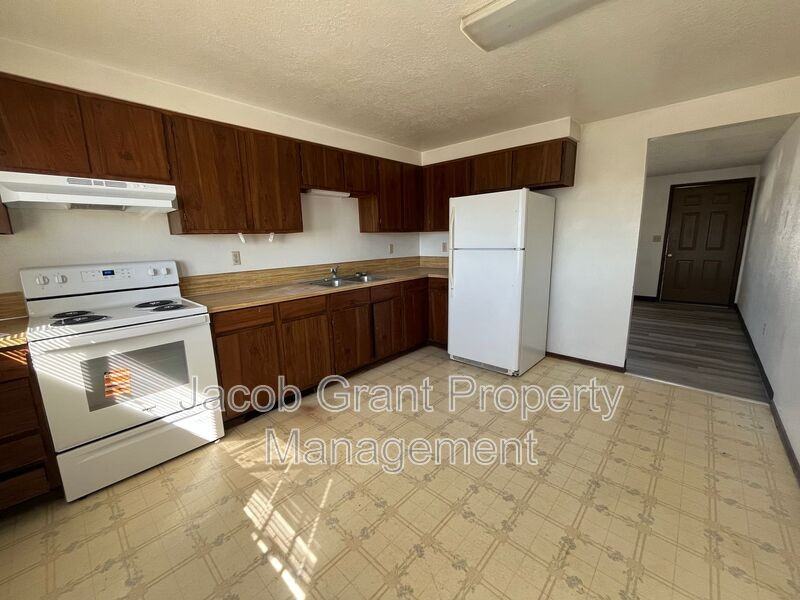 2282 Stace St #2 - Photo 3 of 8