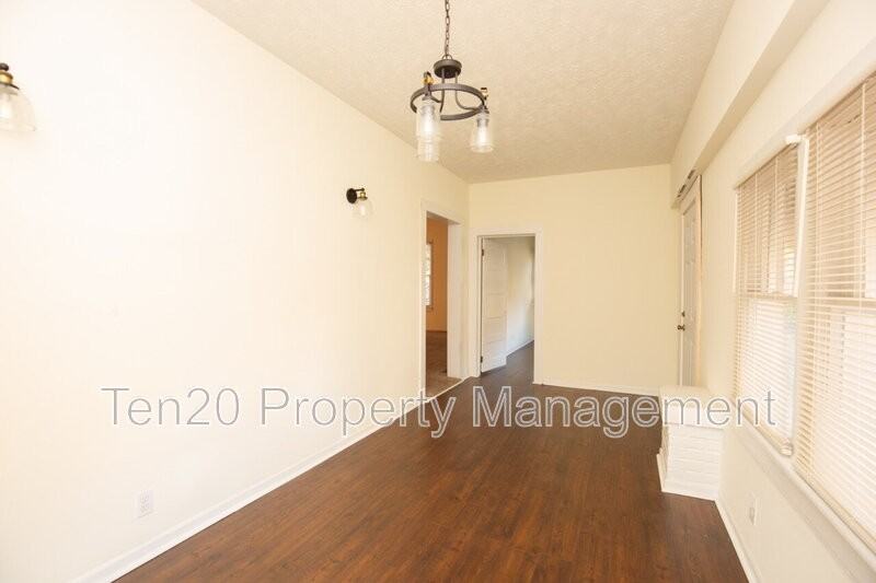 2111 Summerville Rd - Photo 4 of 21