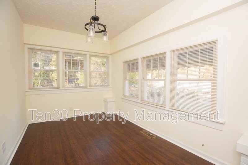 2111 Summerville Rd - Photo 5 of 21