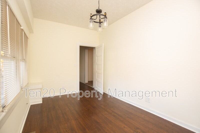 2111 Summerville Rd - Photo 6 of 21