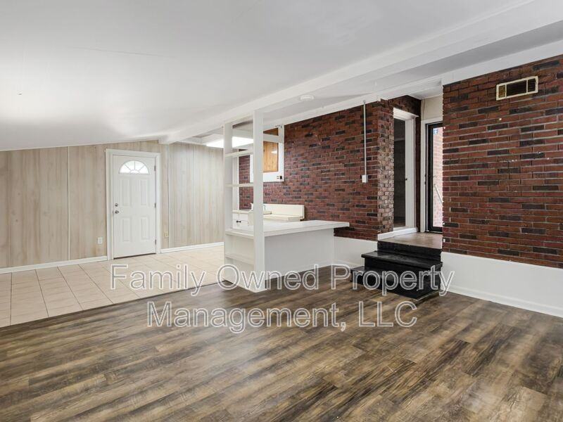 1522 Joan St - Photo 4 of 26